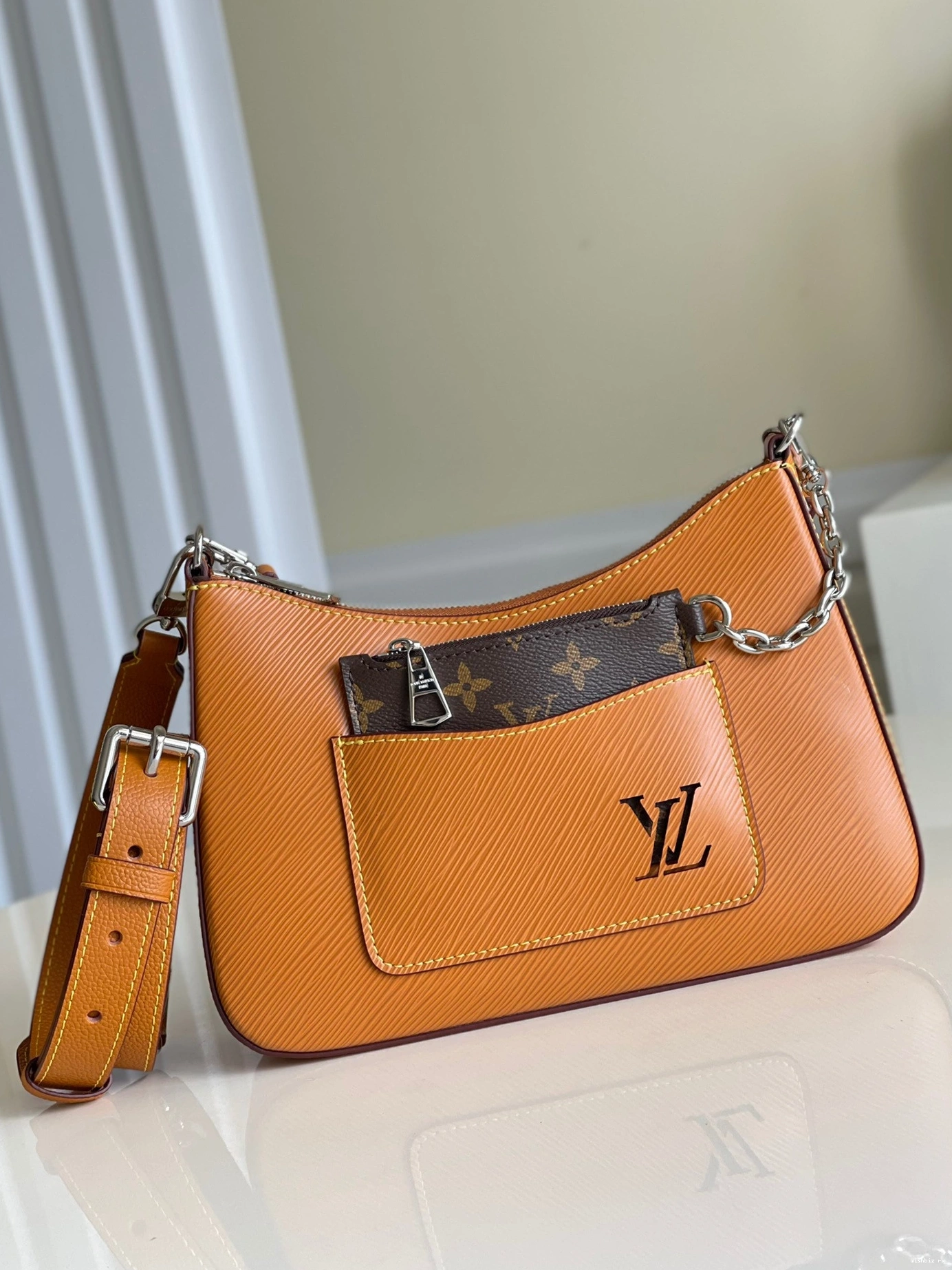 WIS VUITTON LOUIS MARELLE 0202